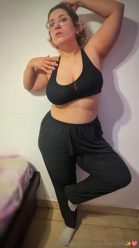 Comfy clothes are the best. Do you like me this way or prefe..