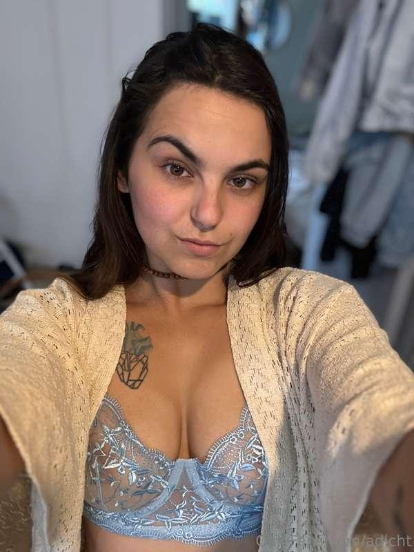 Coucou mes chats, vous allez bien ? 😘😘😘