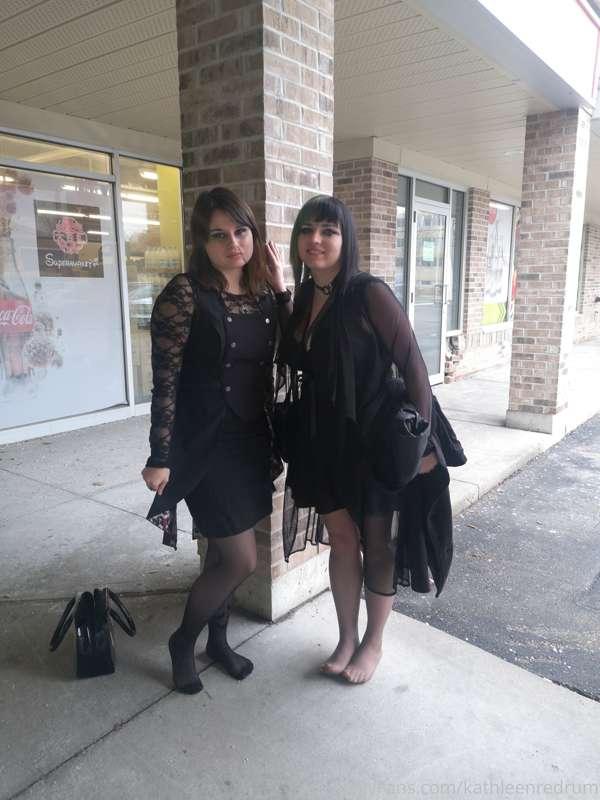 @aceofnylons and I outside with some feet humiliation. Havin..