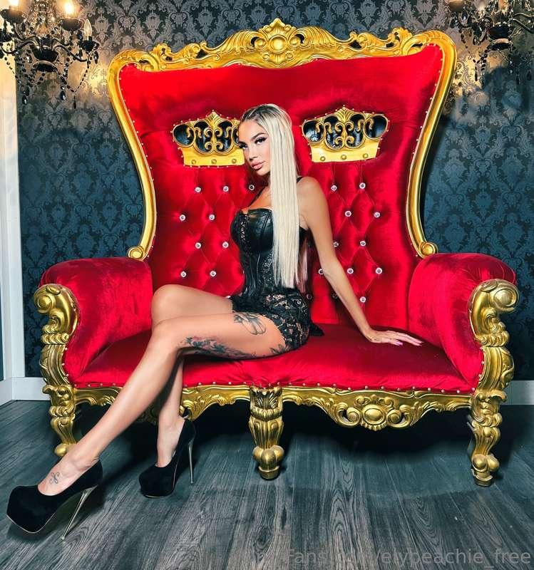 Je t'attend sur mon  onlyfans VIP ➡️ @elypeachie 😈🥵💦