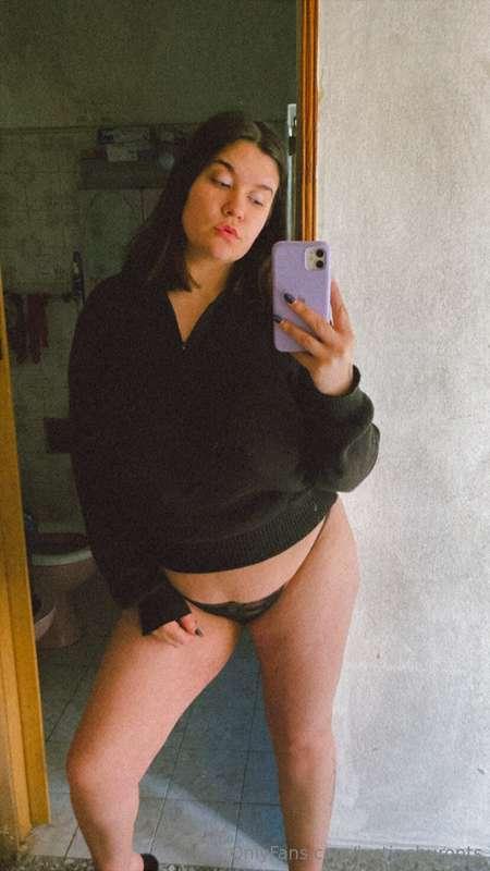 justinehuronts image #0