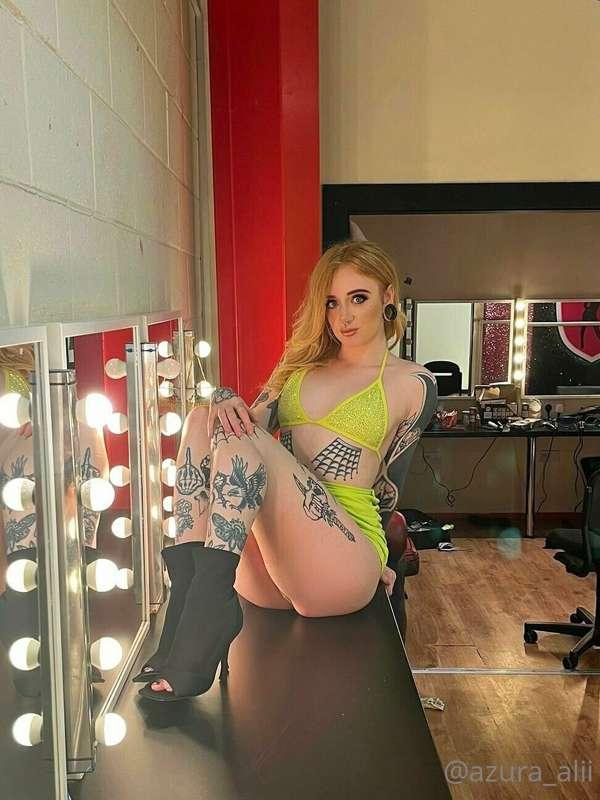 Good afternoon you naughty bunch! How are we feeling today?😈