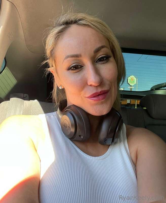 Can I start my morning with you? 🥰