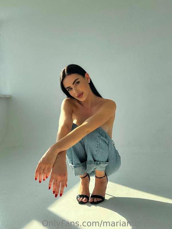 You want to see something very exclusive of me?
 Then tip me..