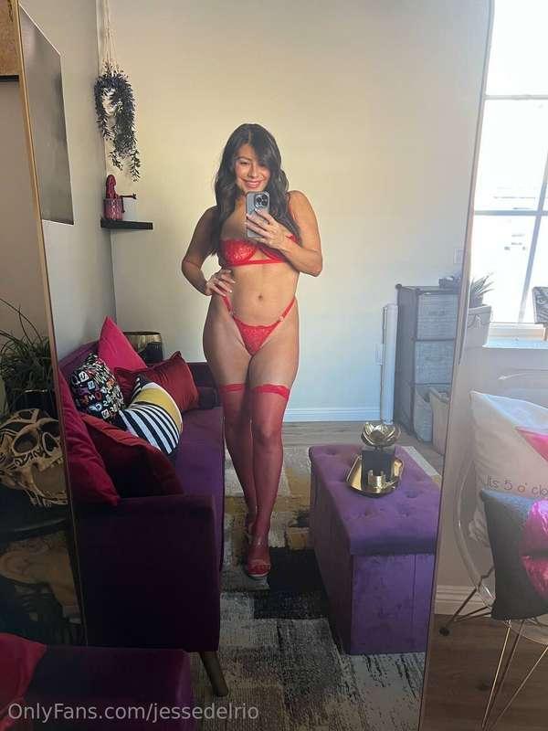 Valentine’s is all about giving & receiving… I’m ready for b..