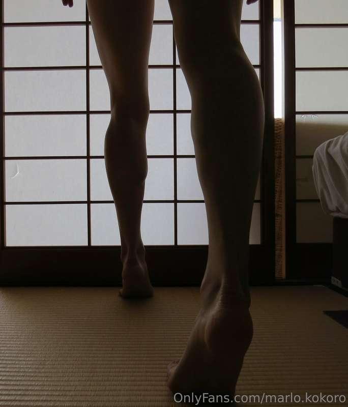 saying goodnight with 800 likes! 🌙 💫 🌖 thank u to all the ne..