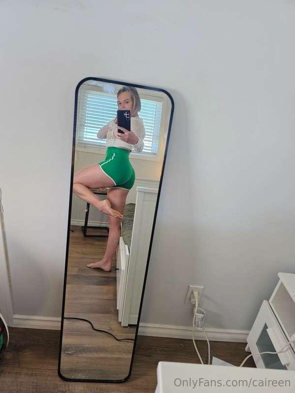 lets fuck in the mirror?
