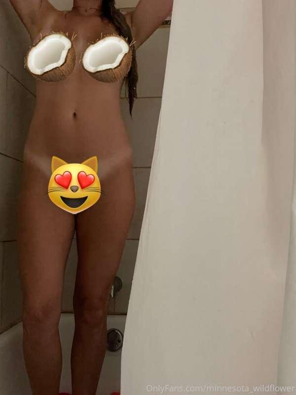 Join me in my shower. 💦 🥵

You can see me before shaving and..