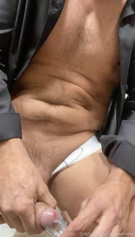 Would you take big shot full of my cum amig@s? 

Tomarías un..