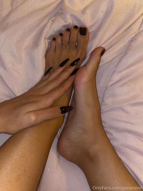 👣