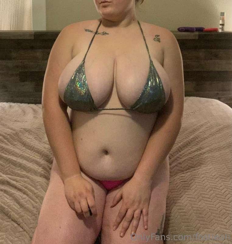 Think I need a bigger top🙈😉