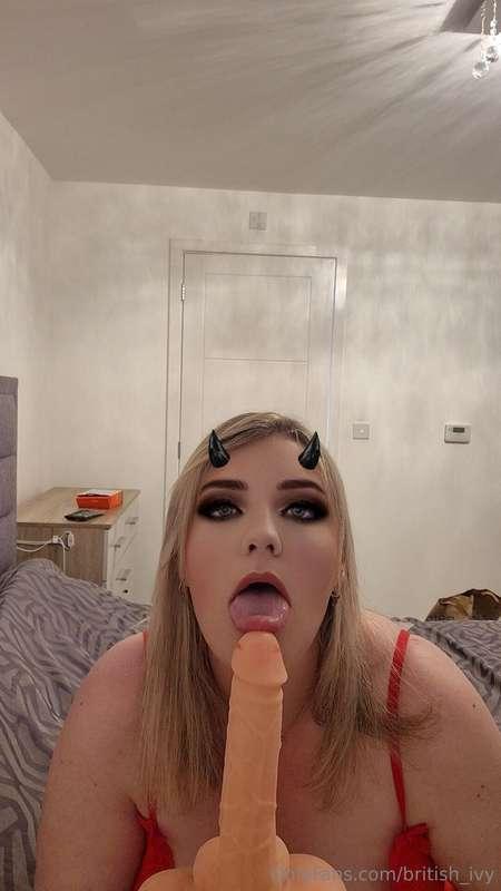 FIRST TO TIP $15 GETS $500 WORTH OF VIDEOS NOW
