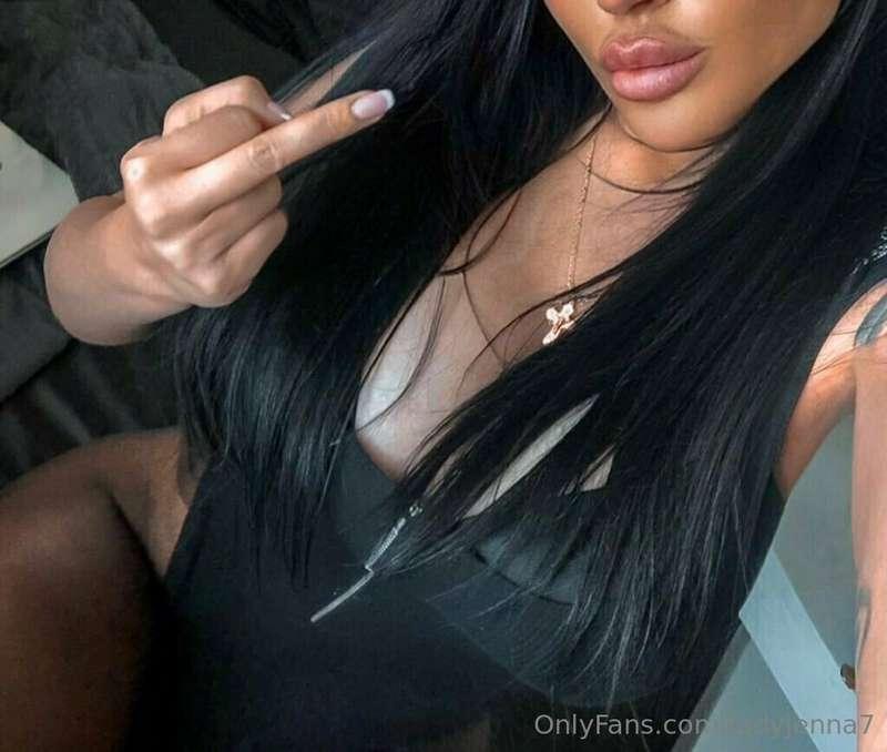 I know my middle finger turns you on more than wifey 😏