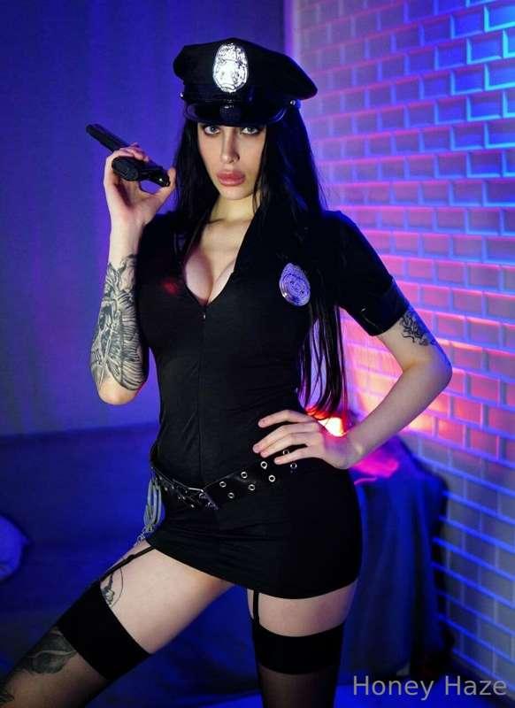 Can I check your credentials? 👮‍♀️