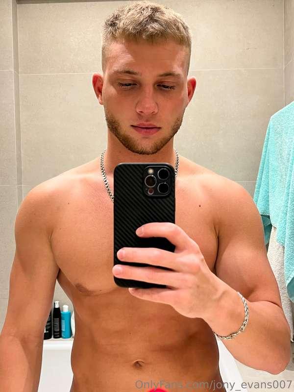 I promise to show u more of my rock hard shape in private, h..