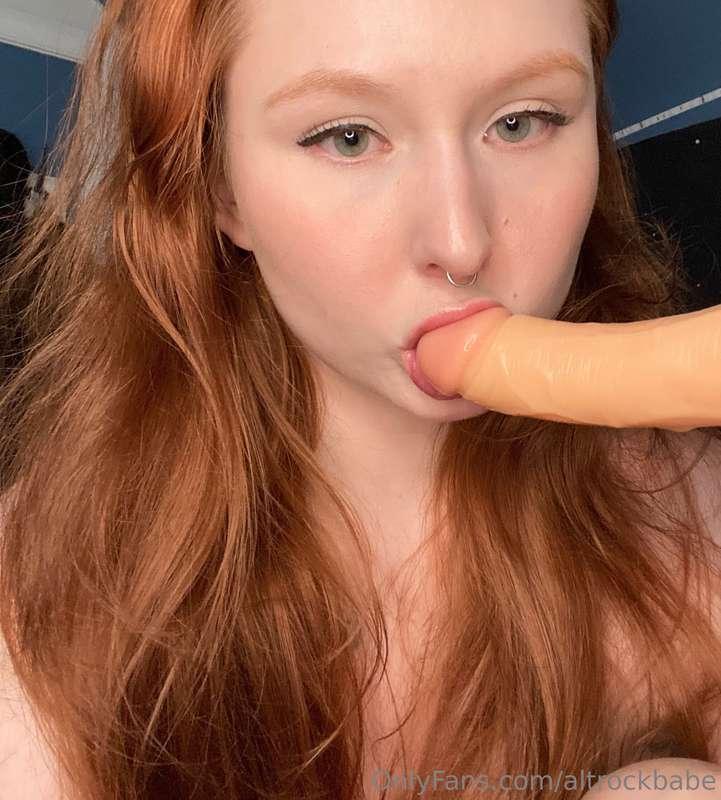 I made another video, wanna see my bj skills?