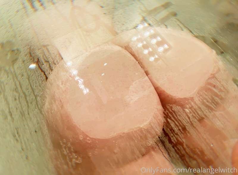 Nice and steamy pork buns!