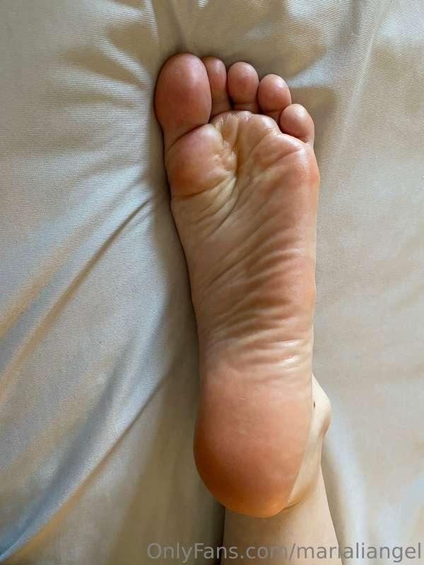 How many of these wrinkles would you like to lick?😍