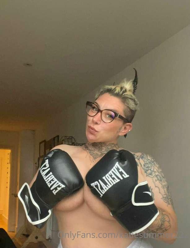 Who's watching the boxing ? Xxxxx