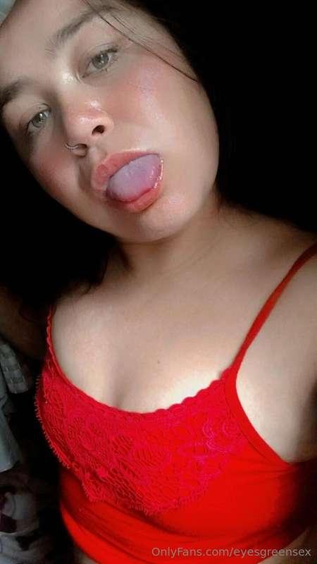 @Eyesgreensexhi babe are you looking for a girlfriend?❤️💋💖🇦🇷..