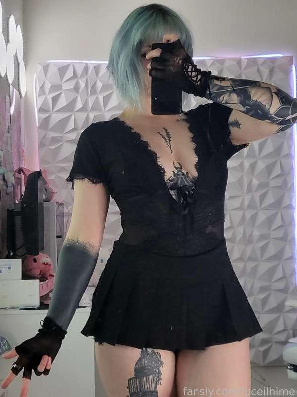 My fit ! Plus some cute upskirt booty pics because I'm nice 

#fyp #upskirt #emo #alt #tattoos #casual #cute 
