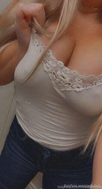 Looking for a super sweet Canadian slut with big titties and..
