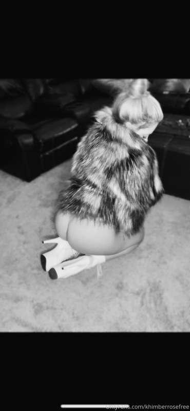 What cha think I have on under it 💋 sub my paid page while i..
