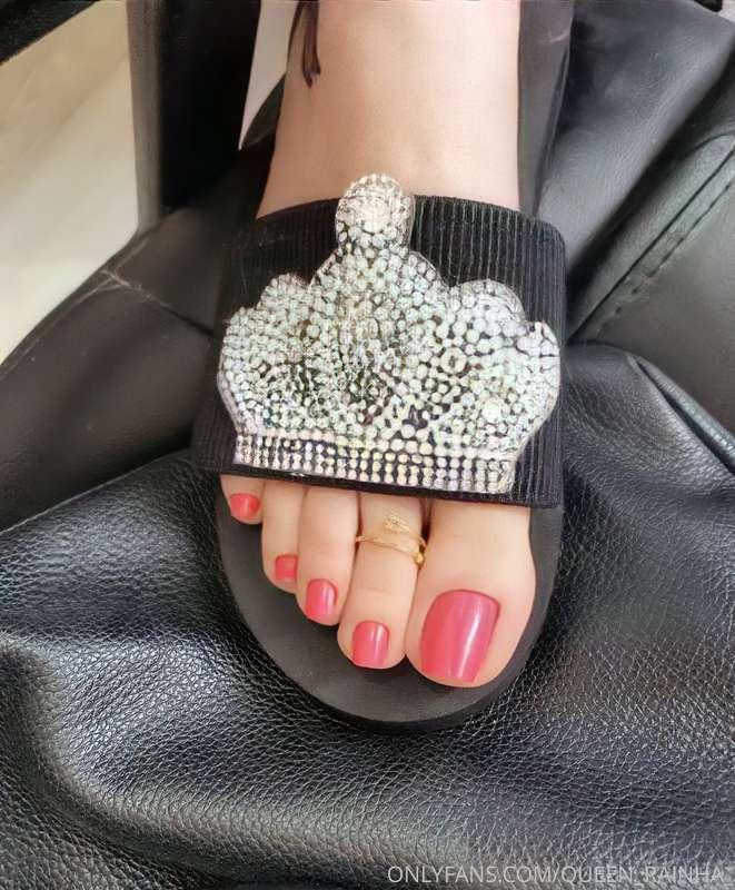 👑