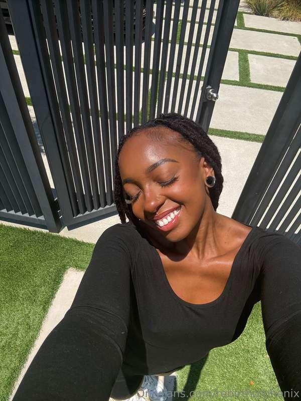 Just here to make your day better ❤️