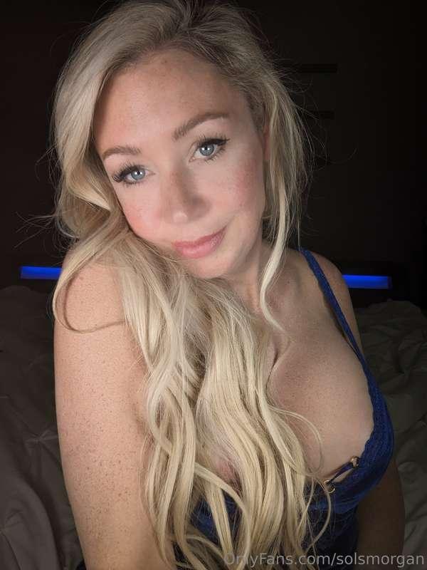put that dick in between my boobs 🥵🥵