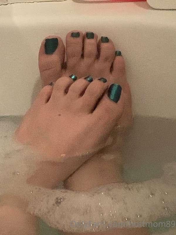 Feeling blue, let my feet cheer you up! :)