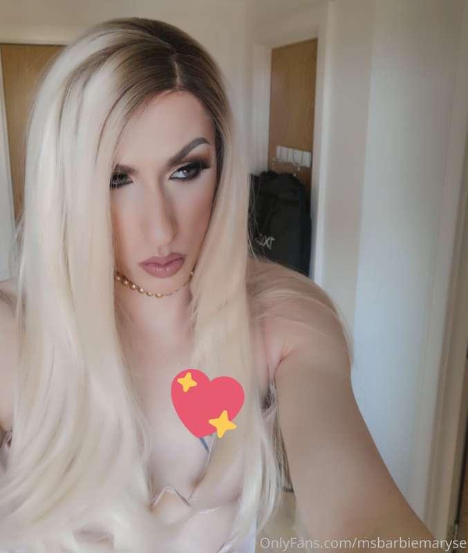 Give me the 👀😘
