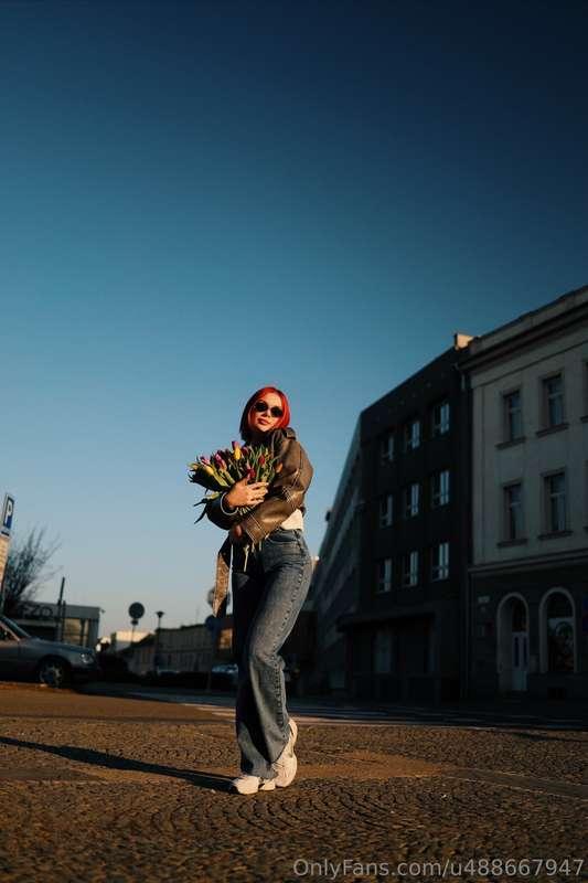 I absolutely love spring! 🌸☀️ And it’s twice as nice to rece..