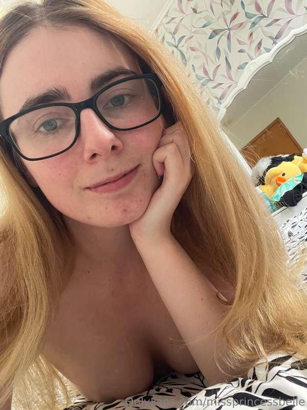 Thinking I might dye my hair a bit darker for the New Year 🥰..