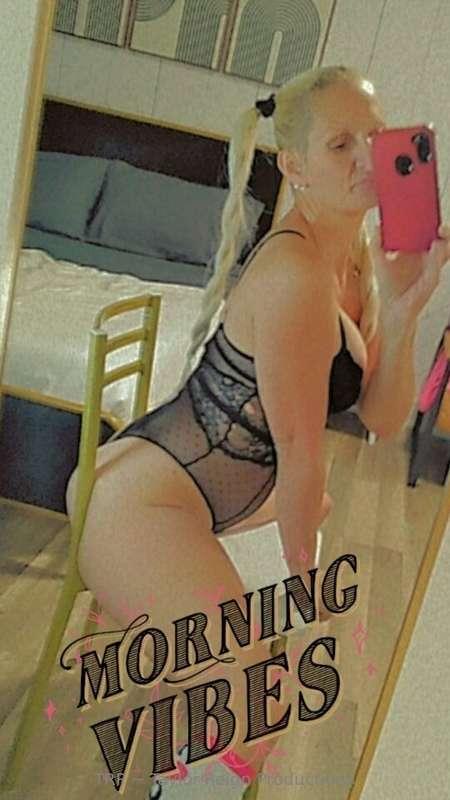 Happy Tuesday and good morning 💜💜💜💜