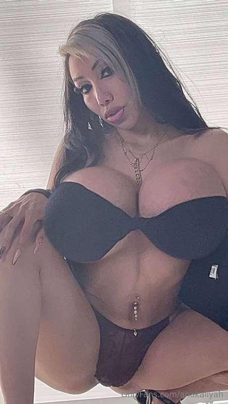 perfectly shaped 👑 🍈🍈
