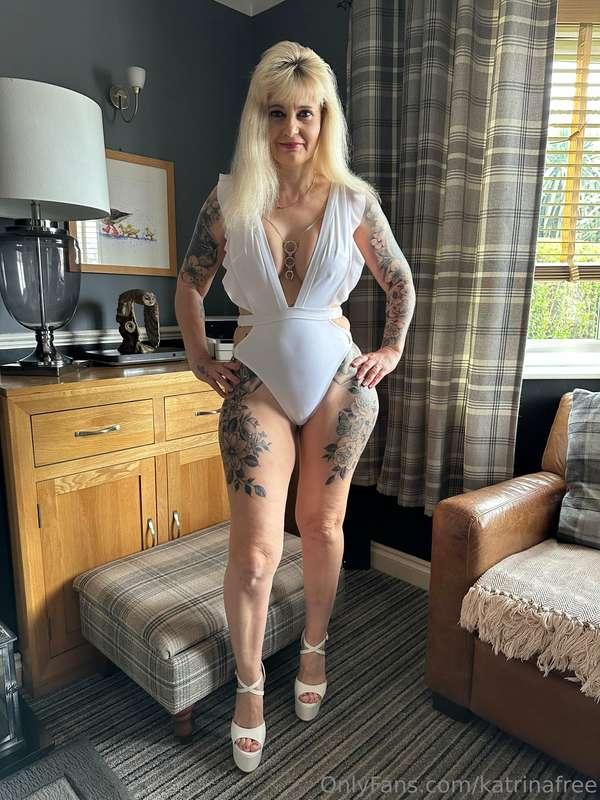 Good morning who’s horny😈🍆💦 Available again for naughty vide..
