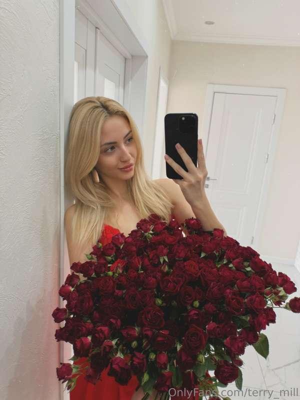 Giving gifts to women can be so much fun! 🎁💖  Whether it’s a..