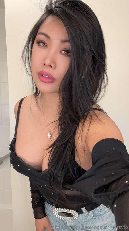 How are my VIP's? 😘 Video & Pics in your DMs 🖤