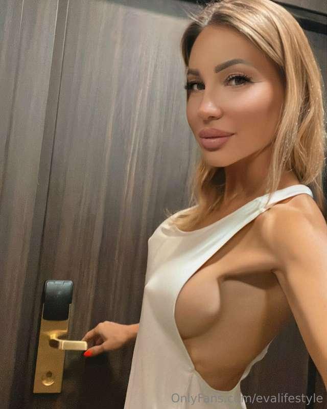Hi honey 👄👄 
Open the door with me 
So hot 🥵 on my PRIVATE p..