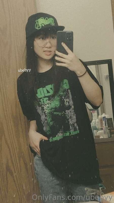 (๑`^´๑)︻デ═一
Do y'all like my more casual outfits ?