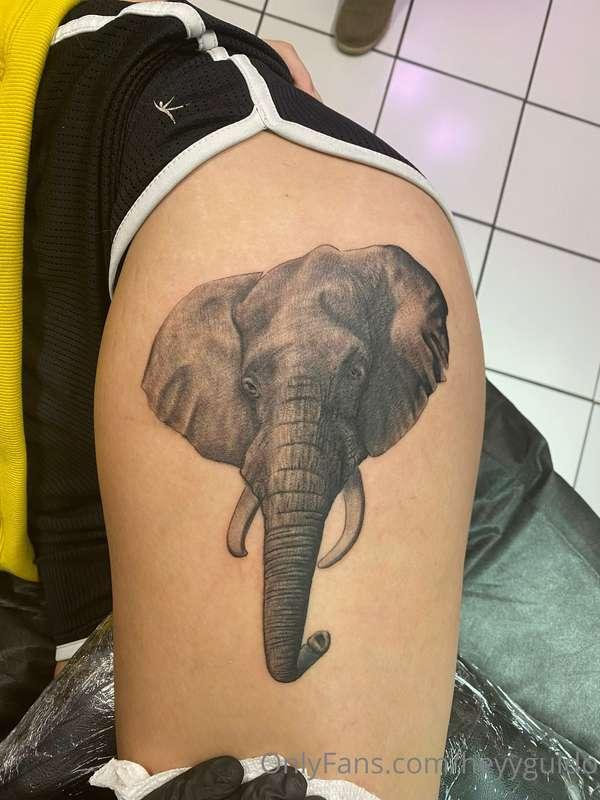 Y’all get to see her first! 7 hours later 🐘🐘🐘