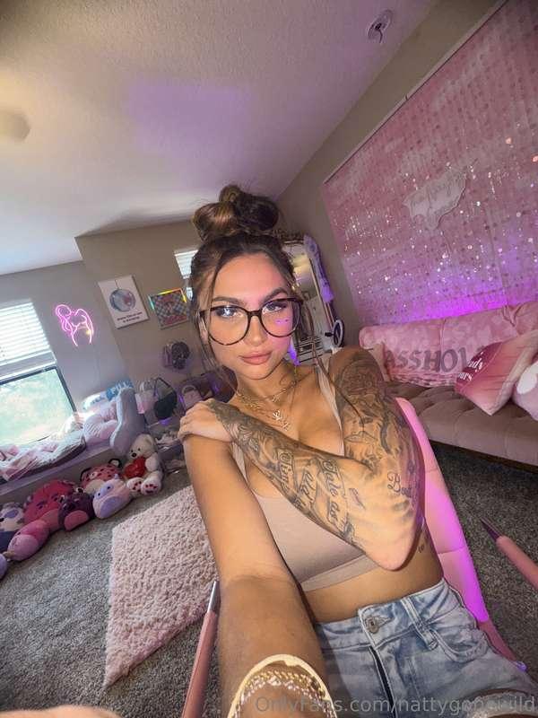 I want someone to sext with!