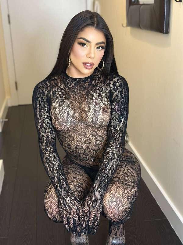 Ready for a hot conversation 🔥I'll wait for you in the dm 😈🫦