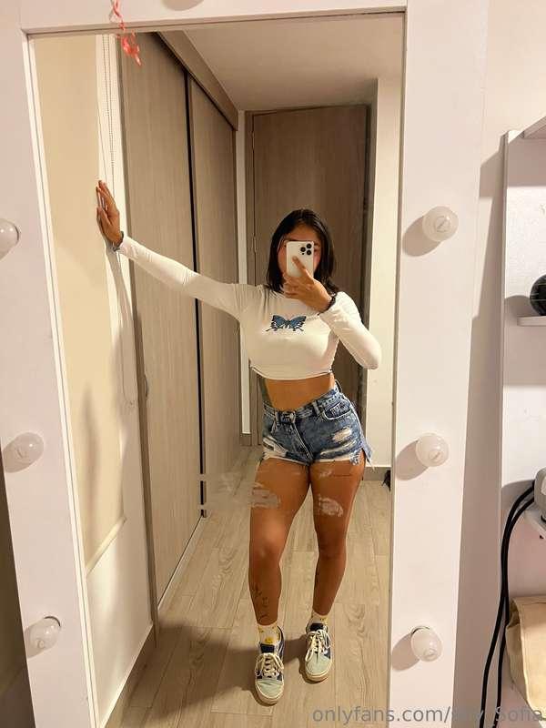 can i steal your attention for a sec? @soy_sofia 😏