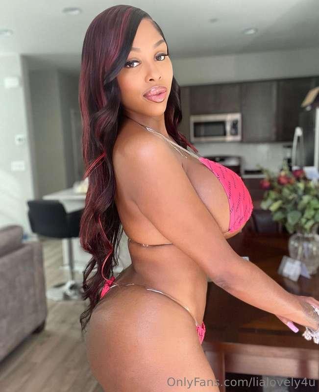 Everyone wants a thick 🍑🍑 girl but can’t lift us up🍆. What’s..