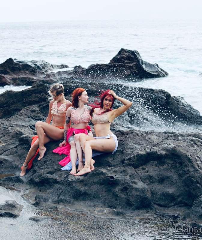 🧜🏼‍♀️🌊 Sea sirens 🌊🧜🏼‍♀️
@toychloe @evaray