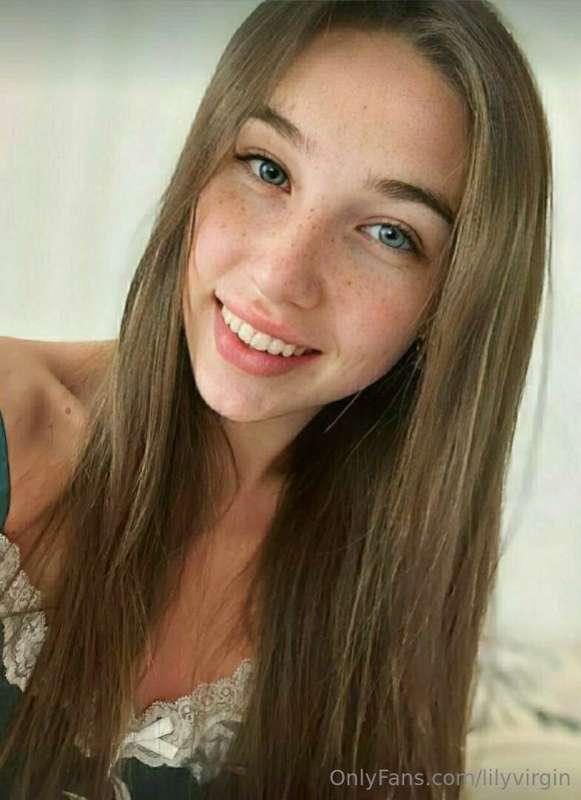 ⚠️The hottest student @aminashy 🌶just started her sex life a..