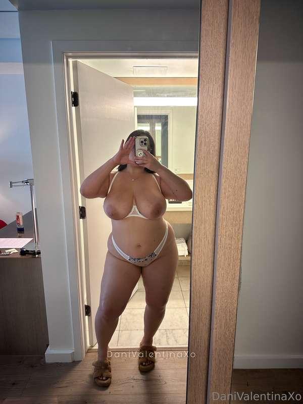 Can I send you pics like this while you’re at work? 👀