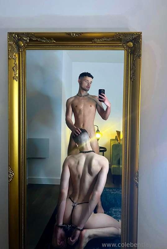👀 watch this twink on twink action now 😈 watch as @gothykend..